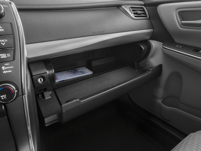 2017 Toyota Camry SE Sedan 4D