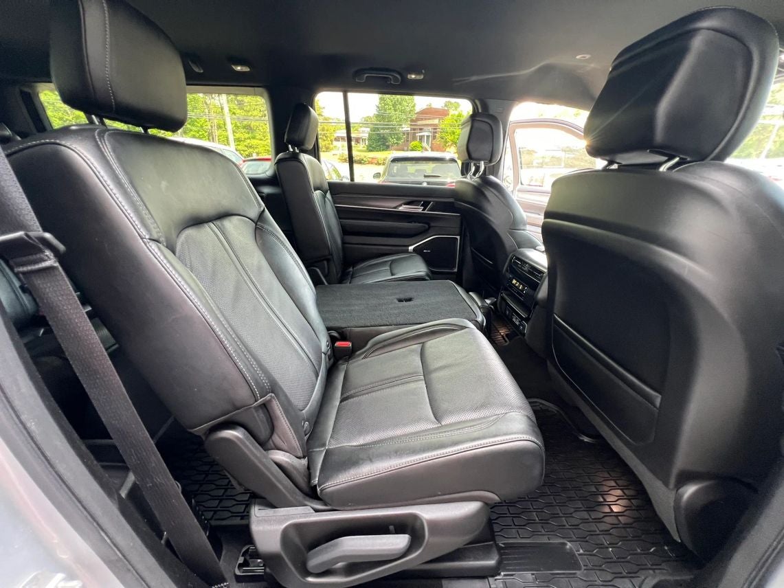 2024 Jeep Wagoneer L Series II Sport Utility 4D