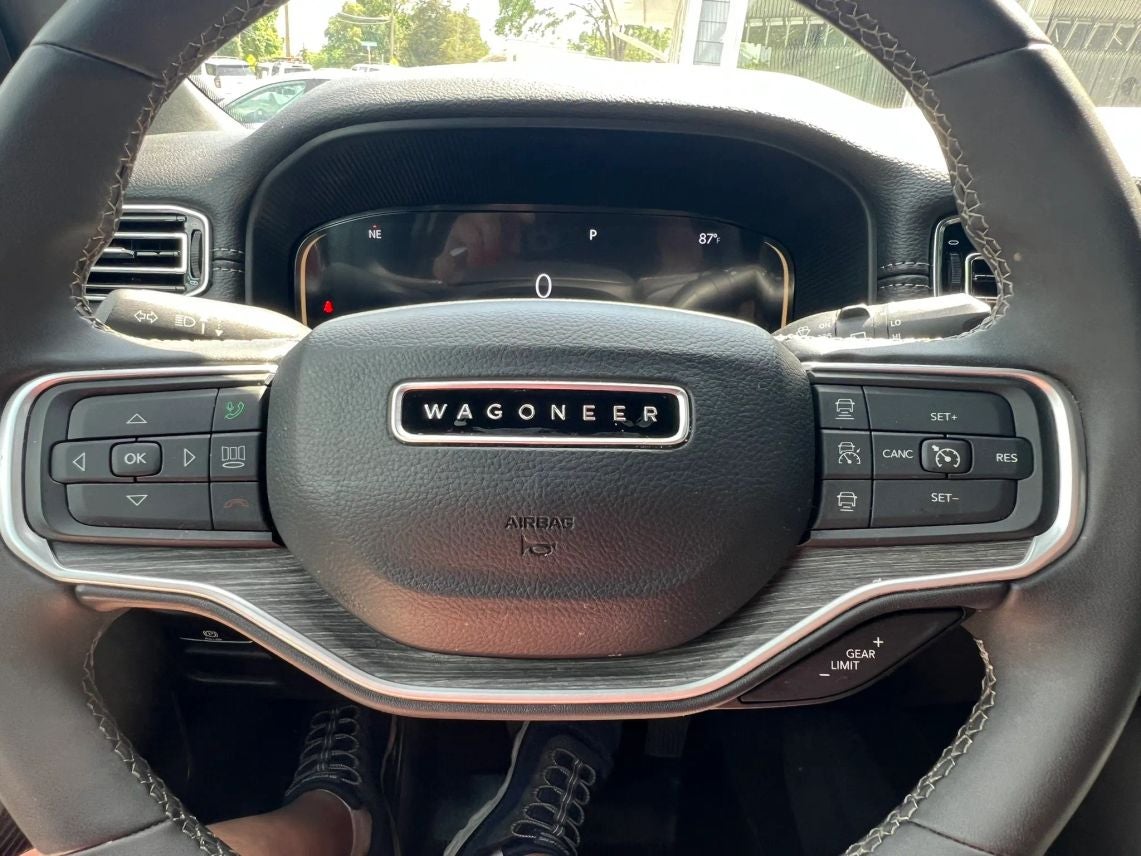 2024 Jeep Wagoneer L Series II Sport Utility 4D