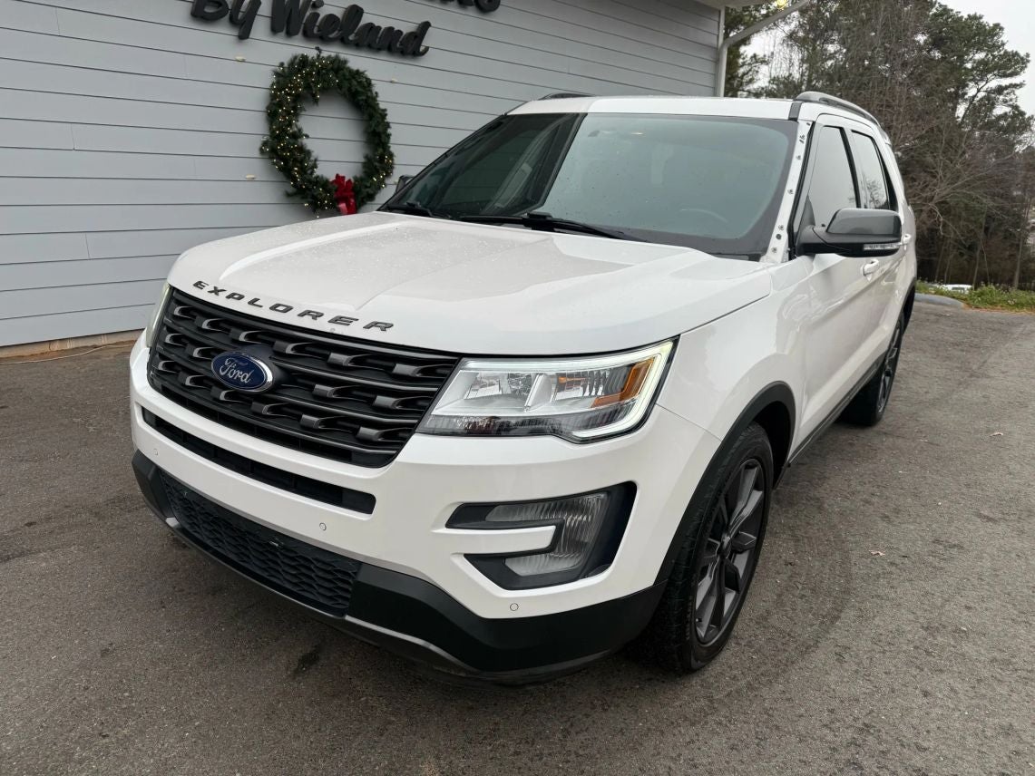 2017 Ford Explorer XLT Sport Utility 4D