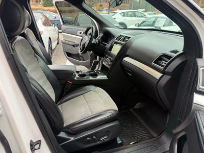 2017 Ford Explorer XLT Sport Utility 4D