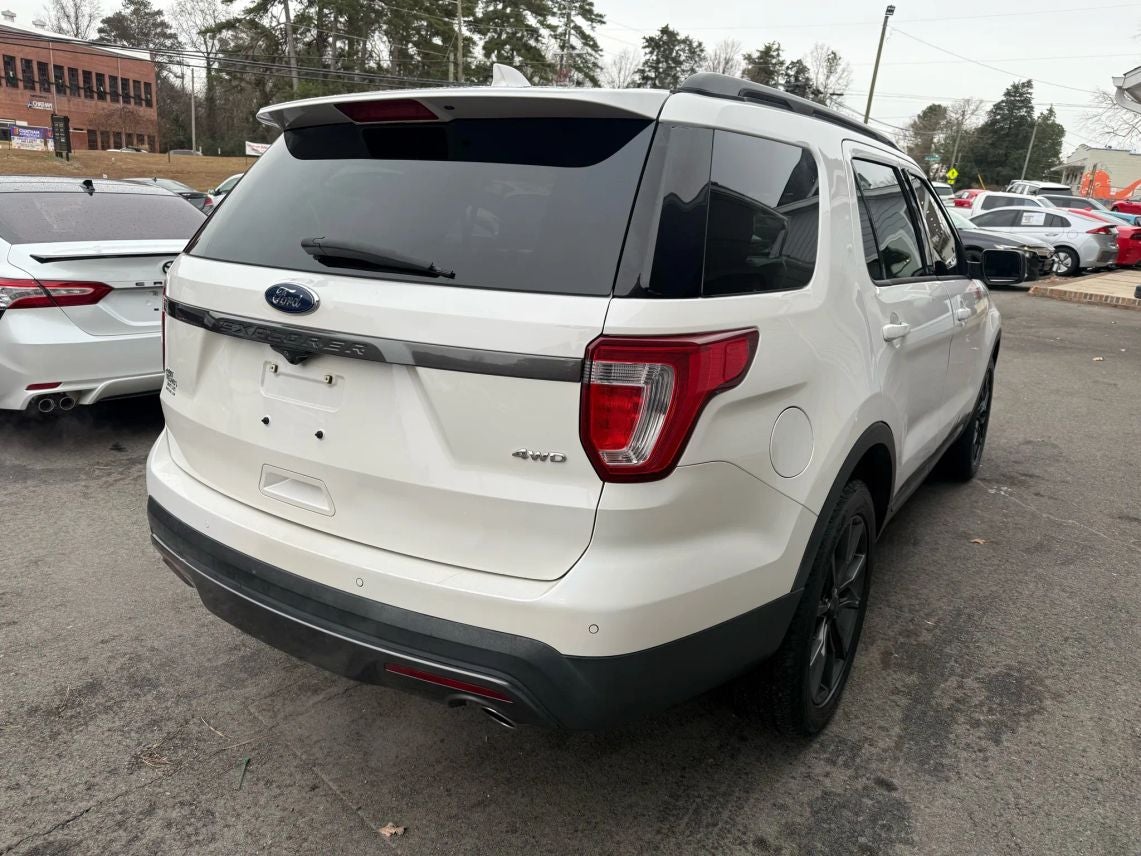 2017 Ford Explorer XLT Sport Utility 4D