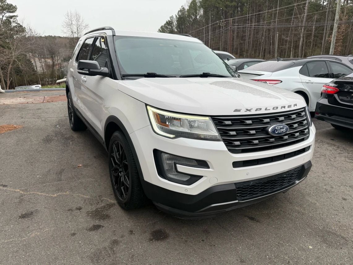 2017 Ford Explorer XLT Sport Utility 4D