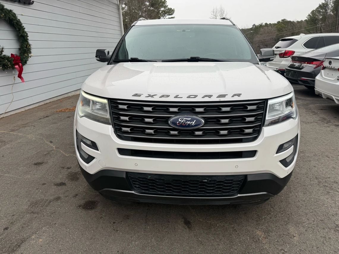 2017 Ford Explorer XLT Sport Utility 4D