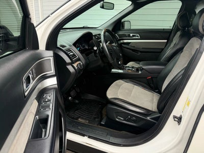 2017 Ford Explorer XLT Sport Utility 4D