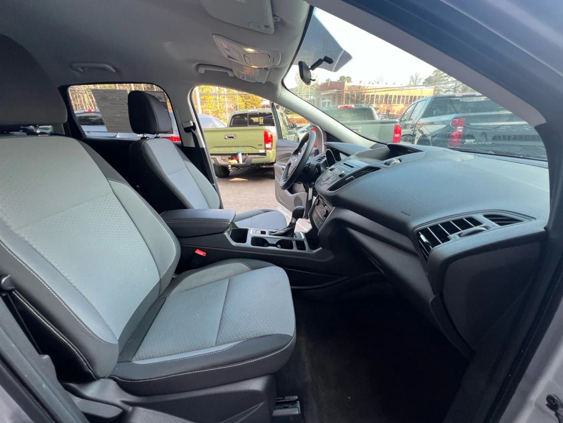 2017 Ford Escape SE Sport Utility 4D