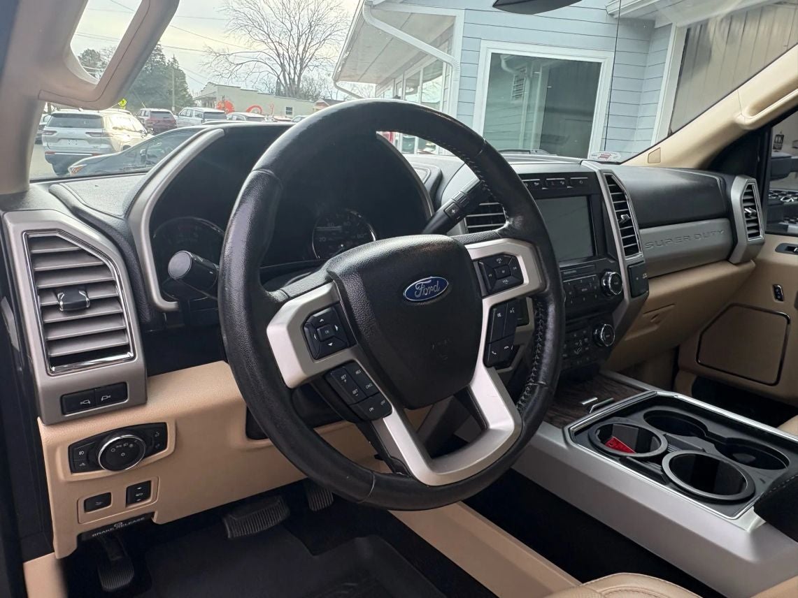 2017 Ford F350 Super Duty Crew Cab Lariat Pickup 4D 8 ft