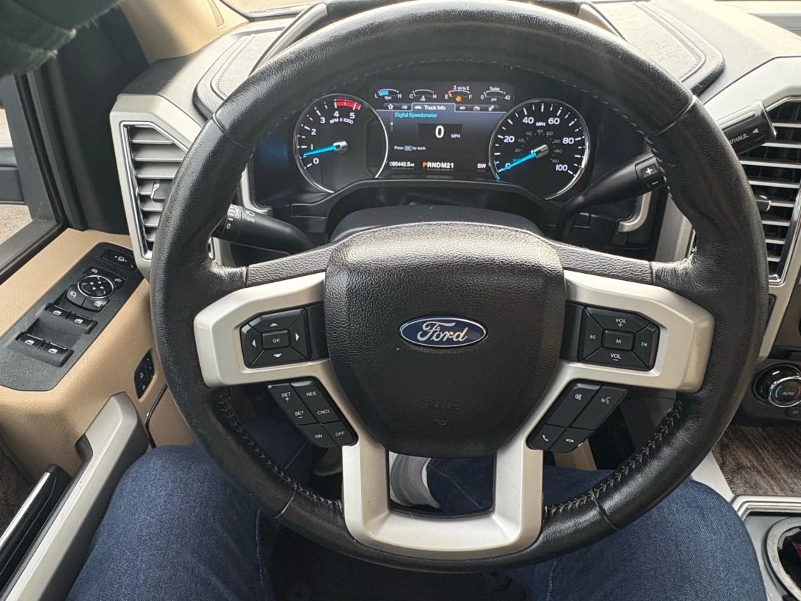 2017 Ford F350 Super Duty Crew Cab Lariat Pickup 4D 8 ft