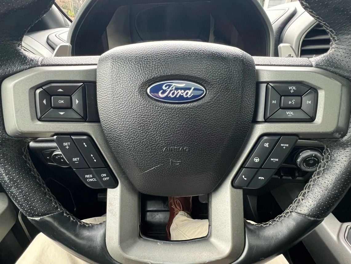 2017 Ford F150 SuperCrew Cab Raptor Pickup 4D 5 1/2 ft