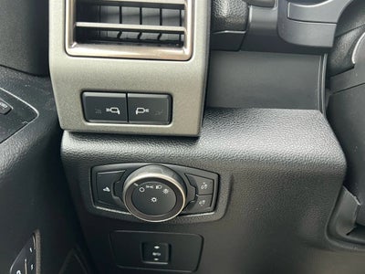 2017 Ford F150 SuperCrew Cab Raptor Pickup 4D 5 1/2 ft