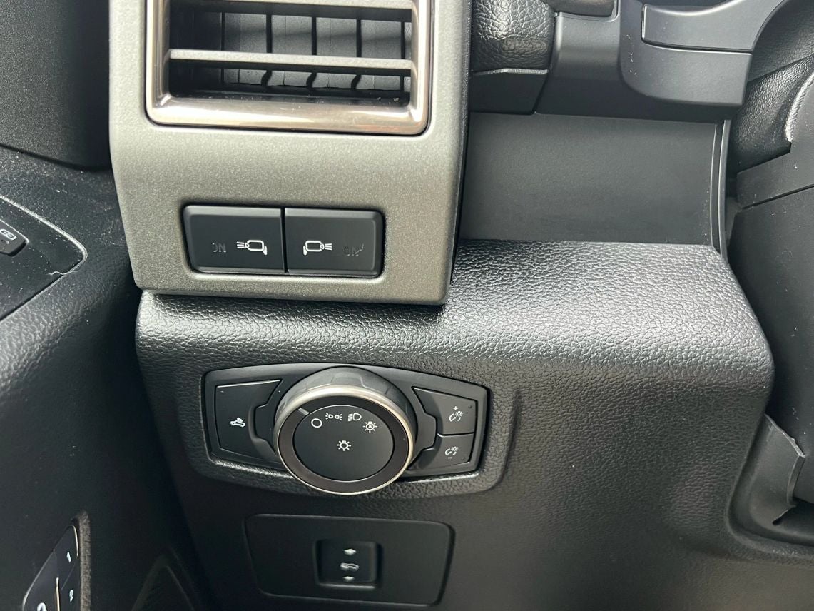 2017 Ford F150 SuperCrew Cab Raptor Pickup 4D 5 1/2 ft