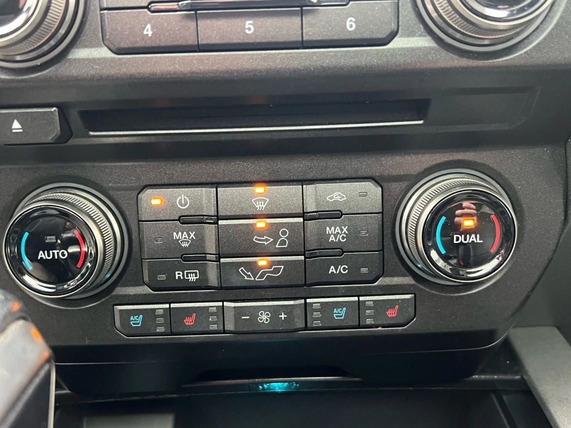 2017 Ford F150 SuperCrew Cab Raptor Pickup 4D 5 1/2 ft