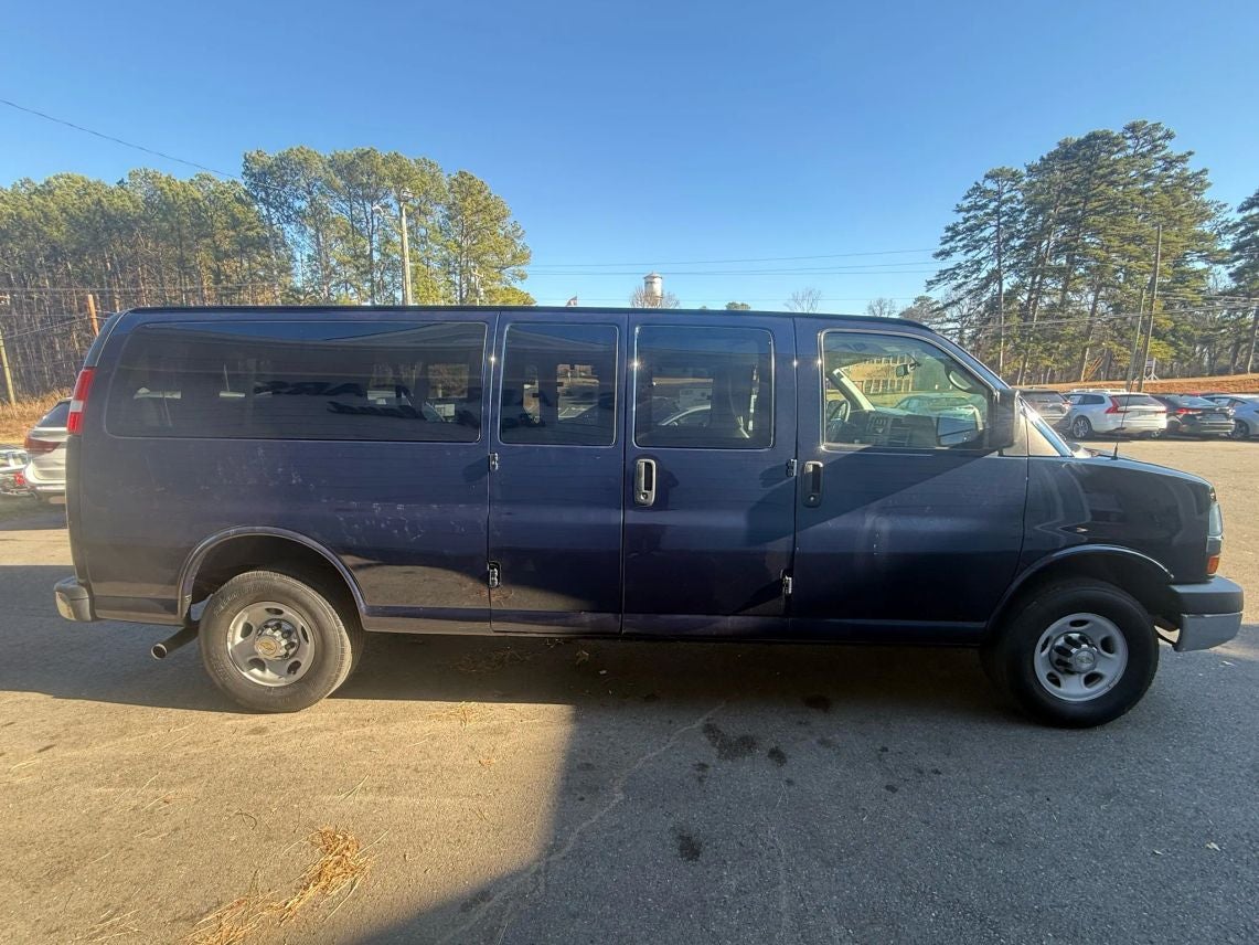 2015 Chevrolet Express 3500 Passenger LT Extended Van 3D
