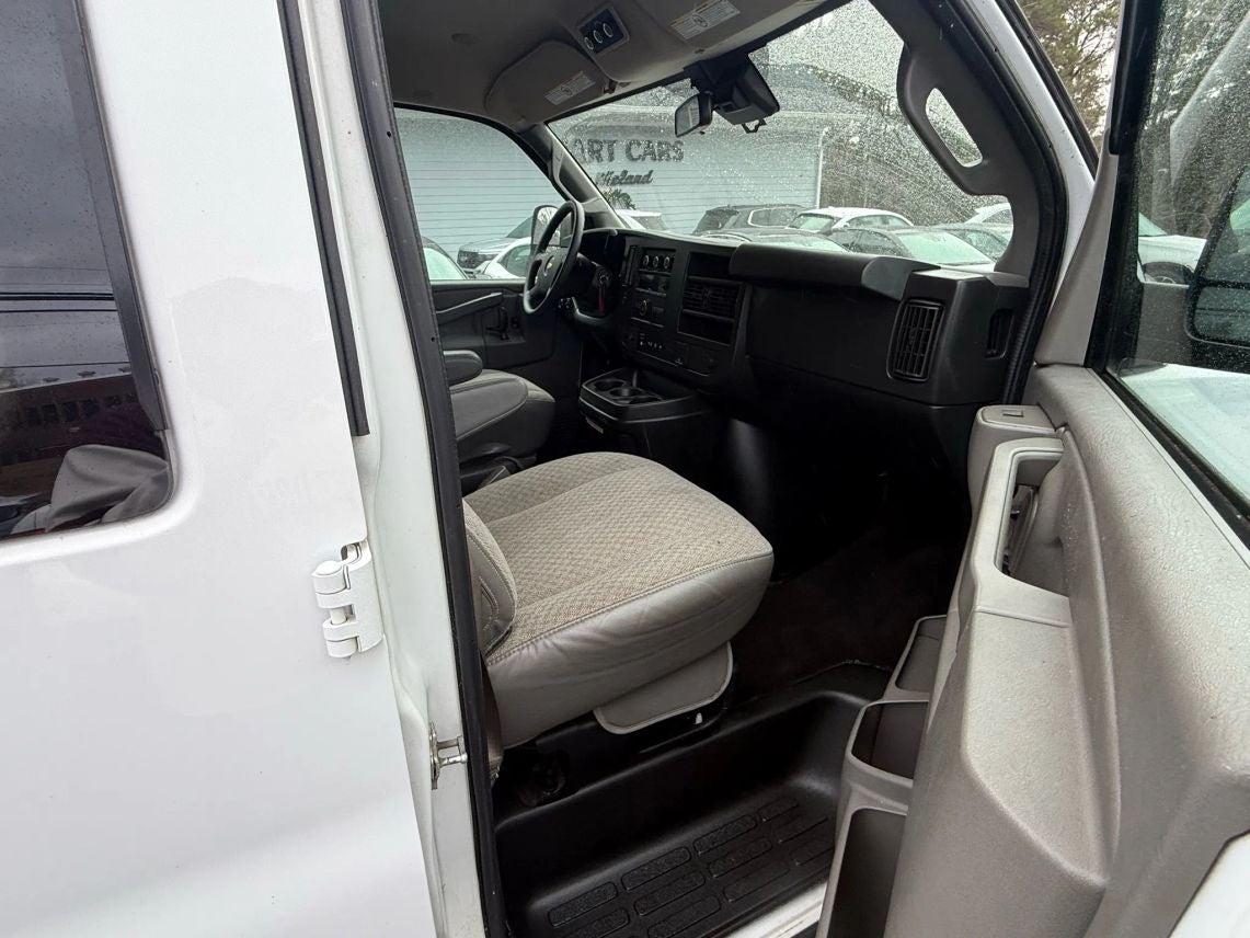 2020 Chevrolet Express 3500 Passenger LT Extended Van 3D
