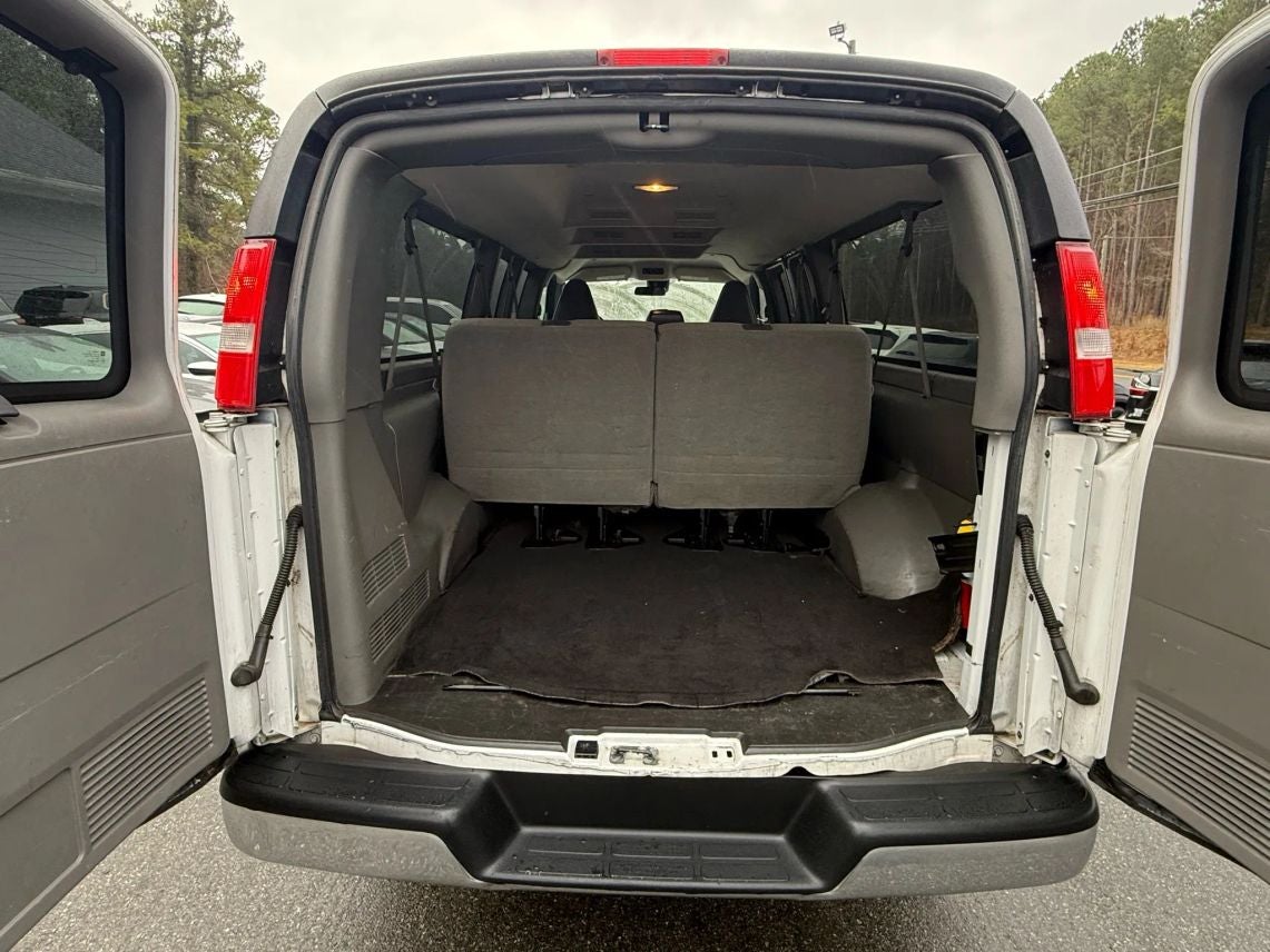 2020 Chevrolet Express 3500 Passenger LT Extended Van 3D