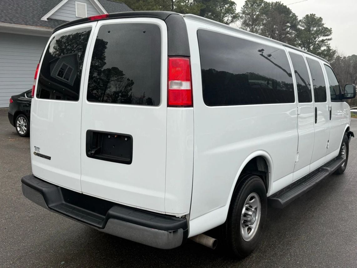2020 Chevrolet Express 3500 Passenger LT Extended Van 3D