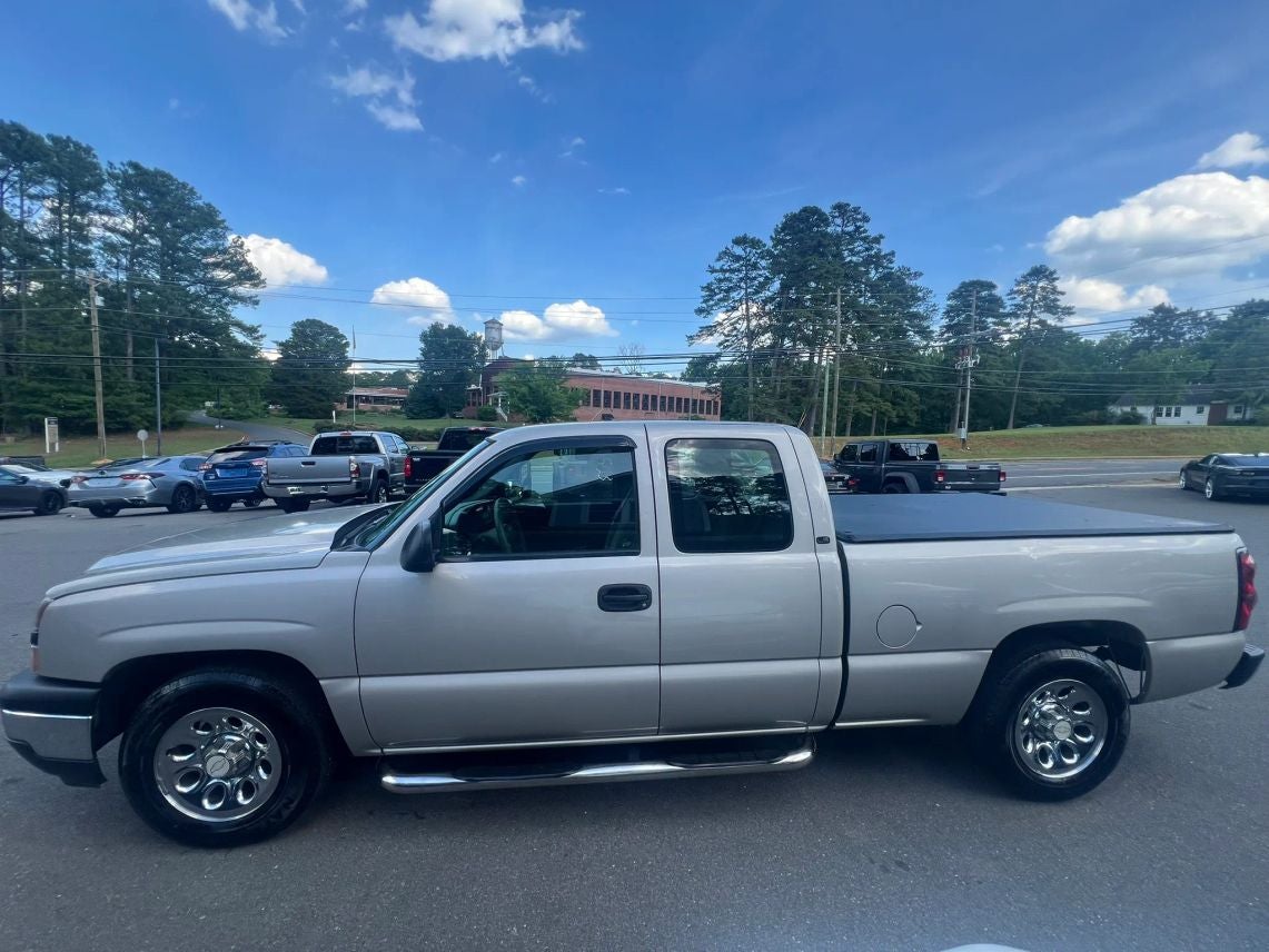 2006 Chevrolet Silverado 1500 Extended Cab LS Pickup 4D 6 1/2 ft