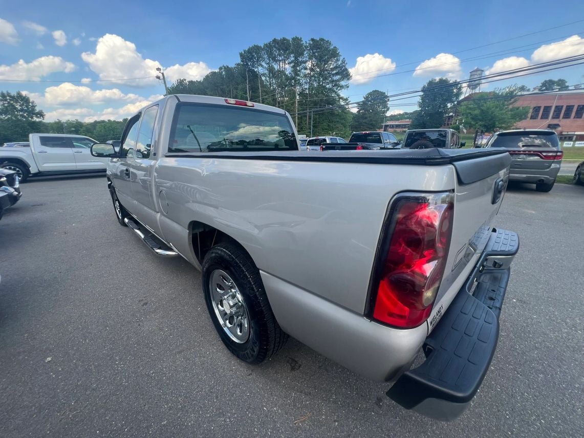 2006 Chevrolet Silverado 1500 Extended Cab LS Pickup 4D 6 1/2 ft
