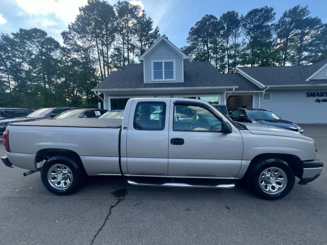2006 Chevrolet Silverado 1500 Extended Cab LS Pickup 4D 6 1/2 ft