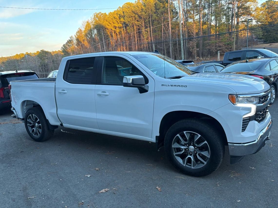 2023 Chevrolet Silverado 1500 Crew Cab LT Pickup 4D 5 3/4 ft