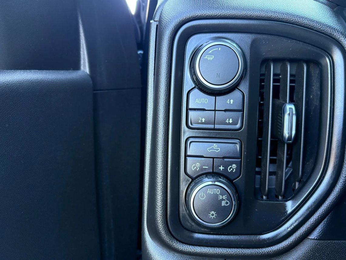 2019 Chevrolet Silverado 1500 Crew Cab Custom Trail Boss Pickup 4D 5 3/4 ft