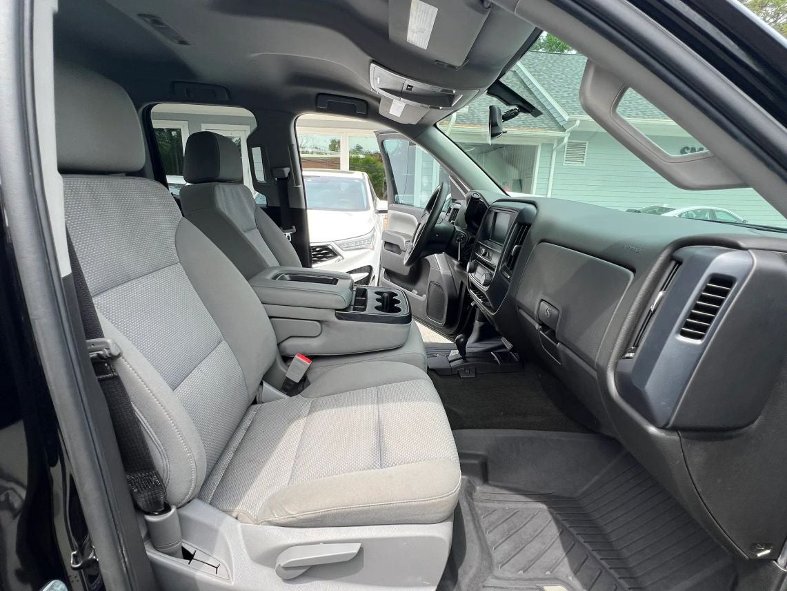 2018 Chevrolet Silverado 1500 Double Cab Custom Pickup 4D 6 1/2 ft