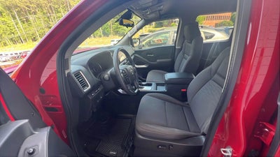 2022 Nissan Frontier Crew Cab SV Pickup 4D 5 ft