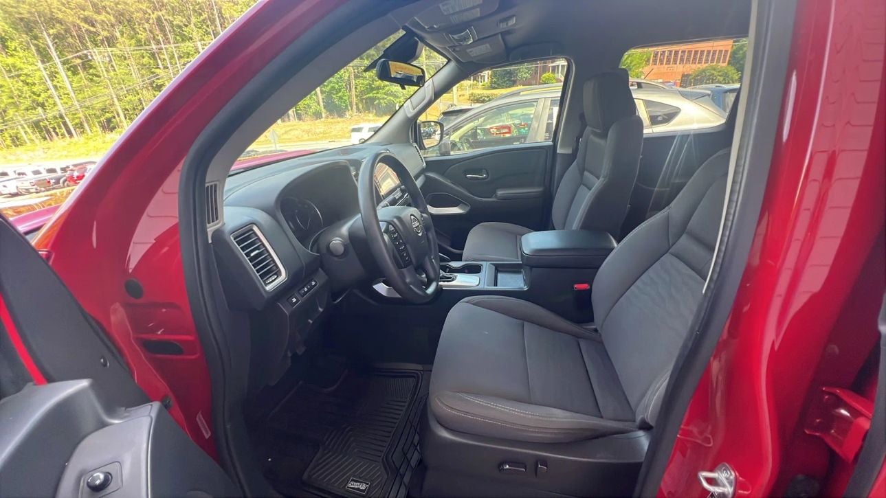 2022 Nissan Frontier Crew Cab SV Pickup 4D 5 ft