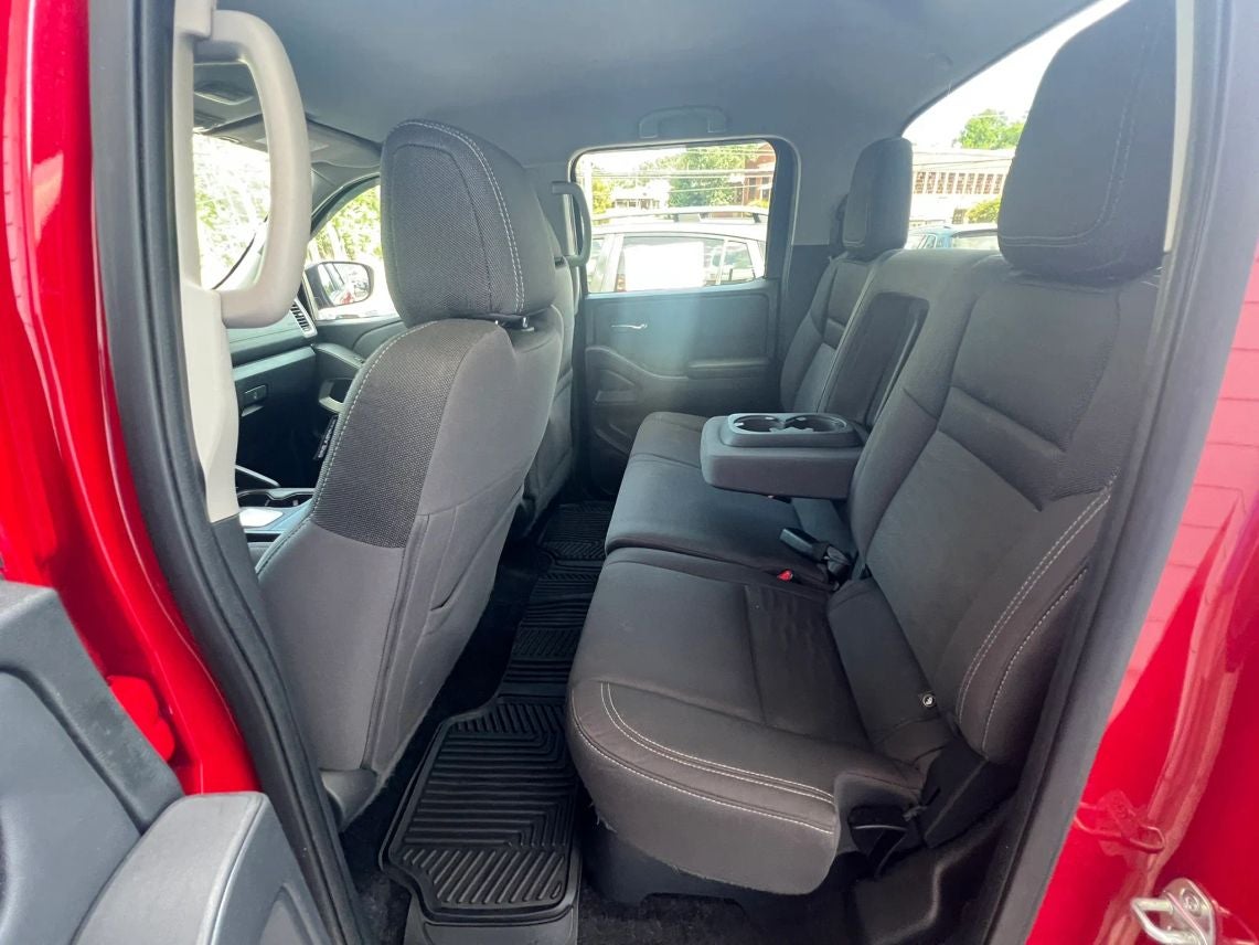 2022 Nissan Frontier Crew Cab SV Pickup 4D 5 ft