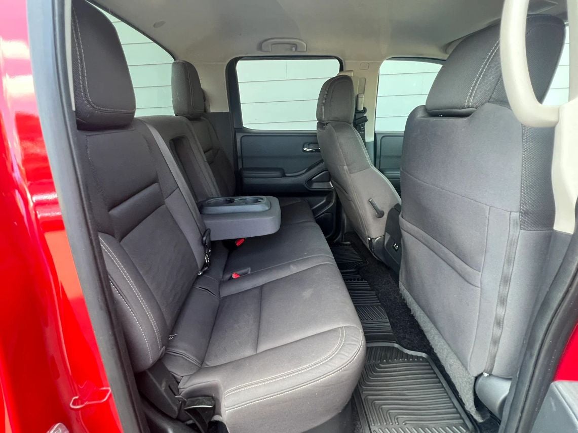 2022 Nissan Frontier Crew Cab SV Pickup 4D 5 ft