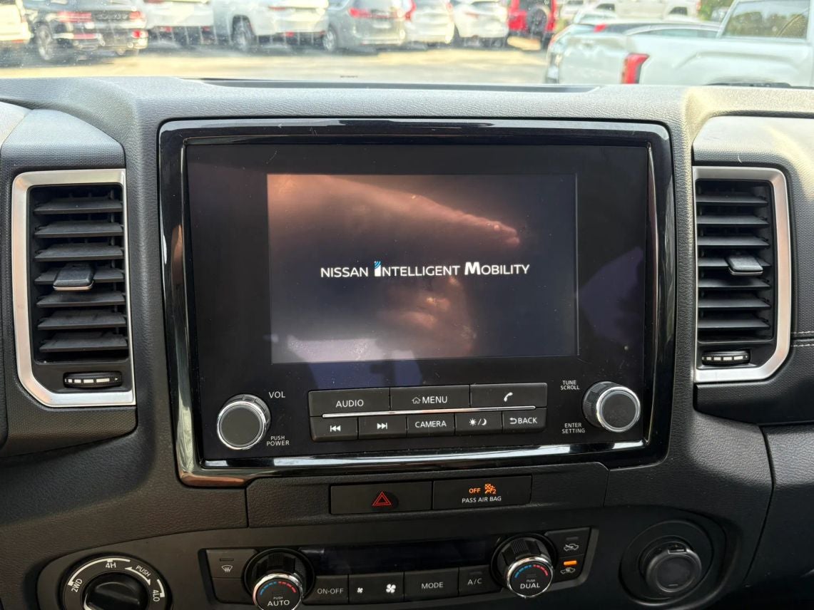 2022 Nissan Frontier Crew Cab SV Pickup 4D 6 ft