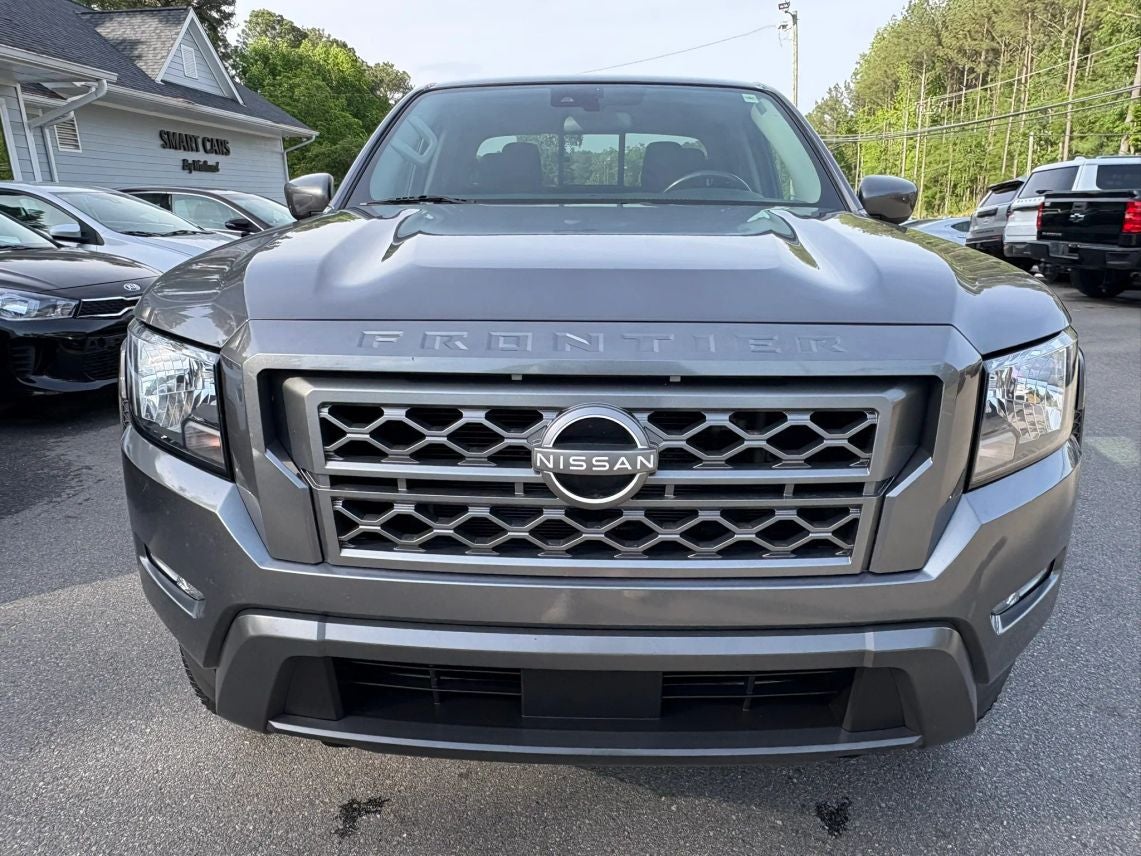 2022 Nissan Frontier Crew Cab SV Pickup 4D 6 ft