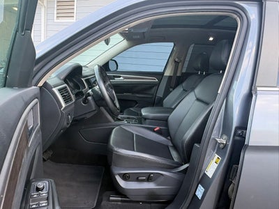 2019 Volkswagen Atlas SE w/Tech Pkg Sport Utility 4D