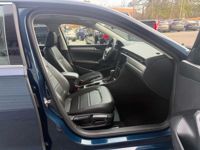 2021 Volkswagen Passat SE Sedan 4D