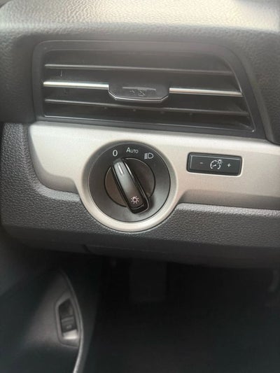 2021 Volkswagen Passat SE Sedan 4D