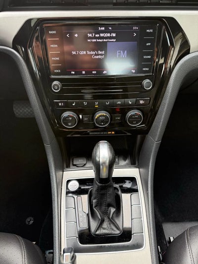 2021 Volkswagen Passat SE Sedan 4D