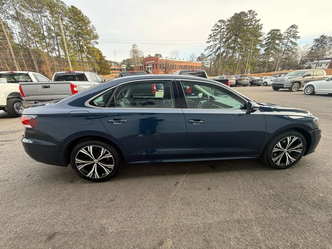 2021 Volkswagen Passat SE Sedan 4D