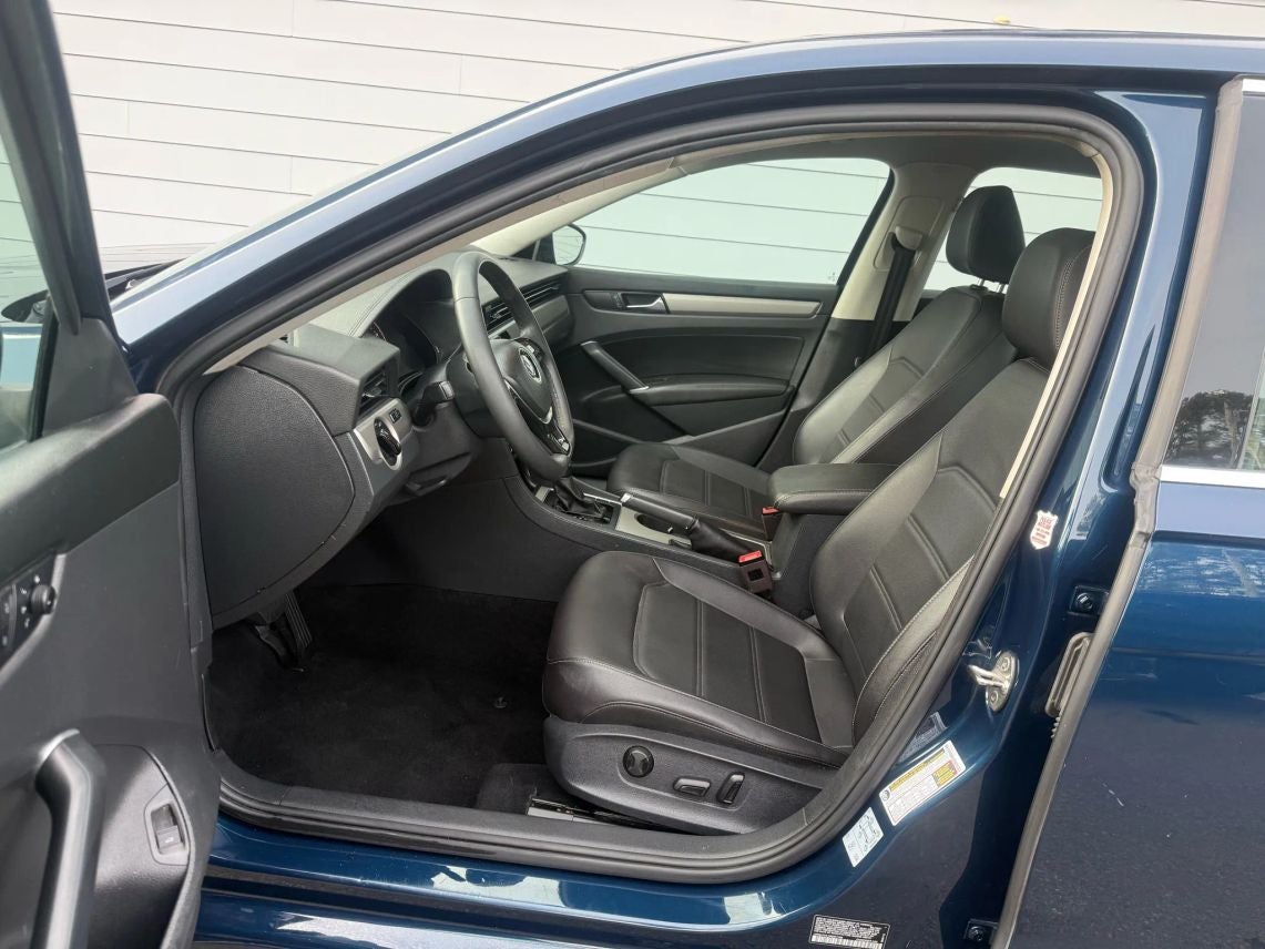 2021 Volkswagen Passat SE Sedan 4D