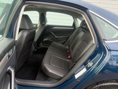 2021 Volkswagen Passat SE Sedan 4D