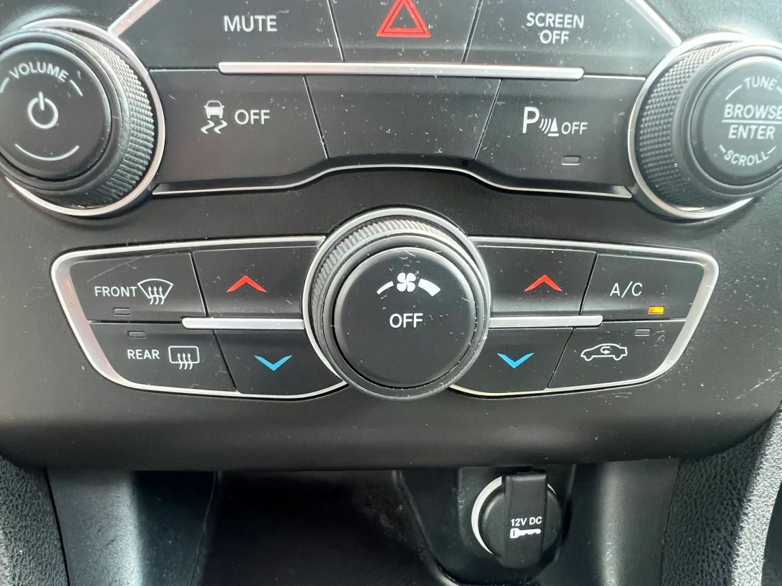 2022 Dodge Charger SXT Sedan 4D