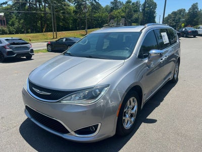 2018 Chrysler Pacifica Limited Minivan 4D