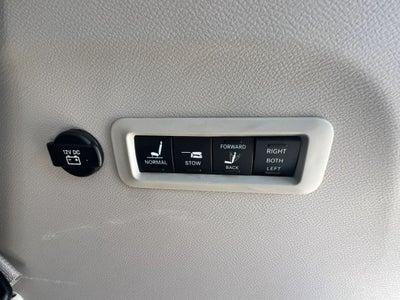 2018 Chrysler Pacifica Limited Minivan 4D