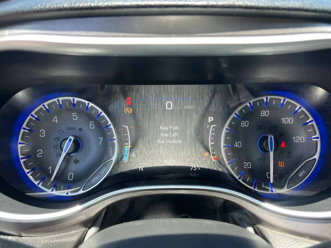 2018 Chrysler Pacifica Limited Minivan 4D
