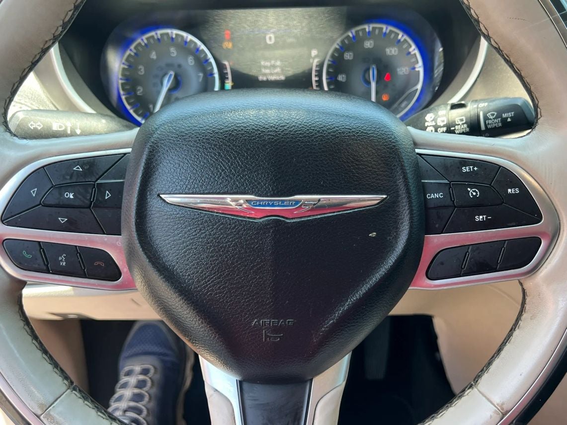 2018 Chrysler Pacifica Limited Minivan 4D