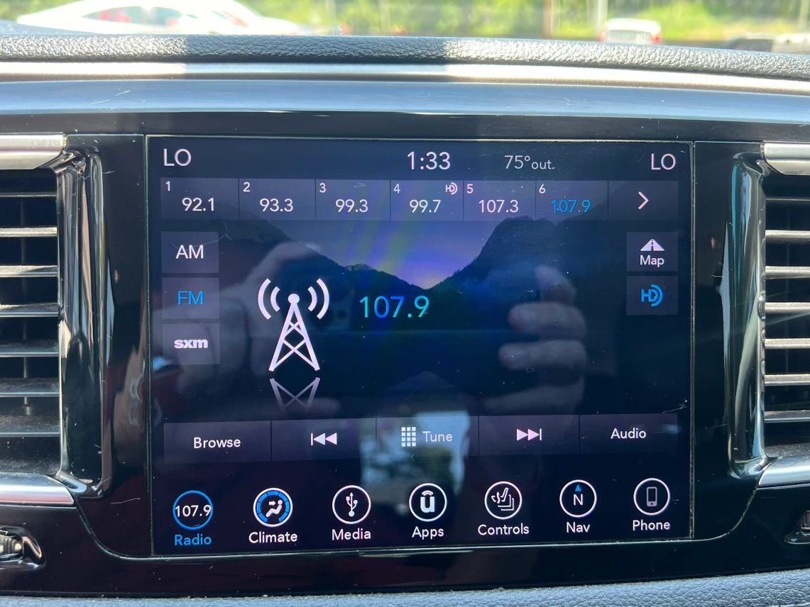2018 Chrysler Pacifica Limited Minivan 4D