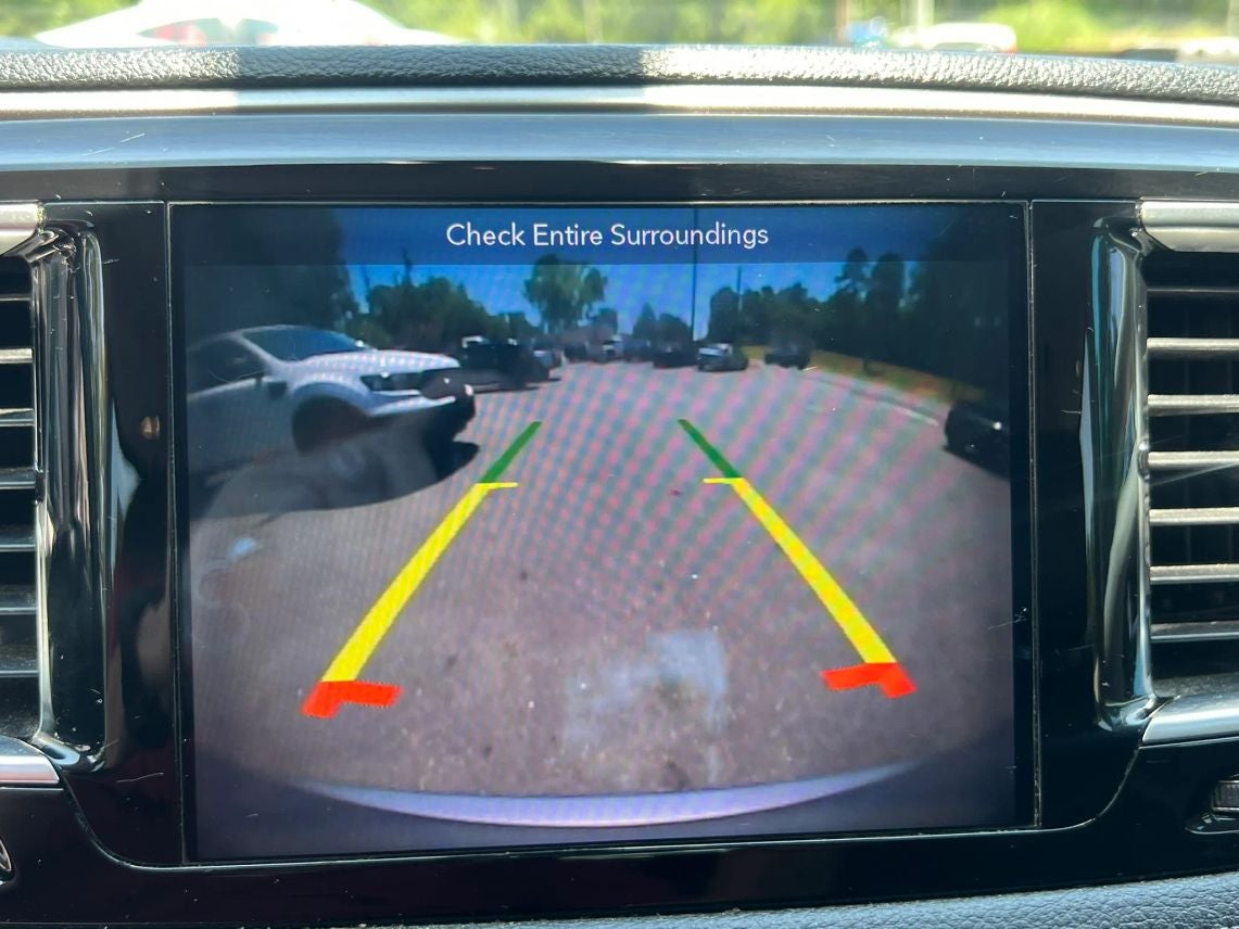 2018 Chrysler Pacifica Limited Minivan 4D