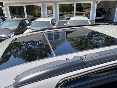 2023 Chrysler Pacifica Limited Van 4D