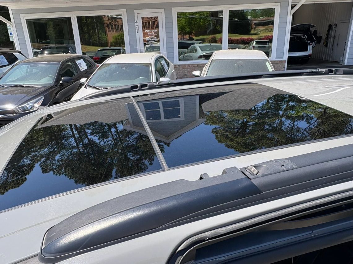 2023 Chrysler Pacifica Limited Van 4D