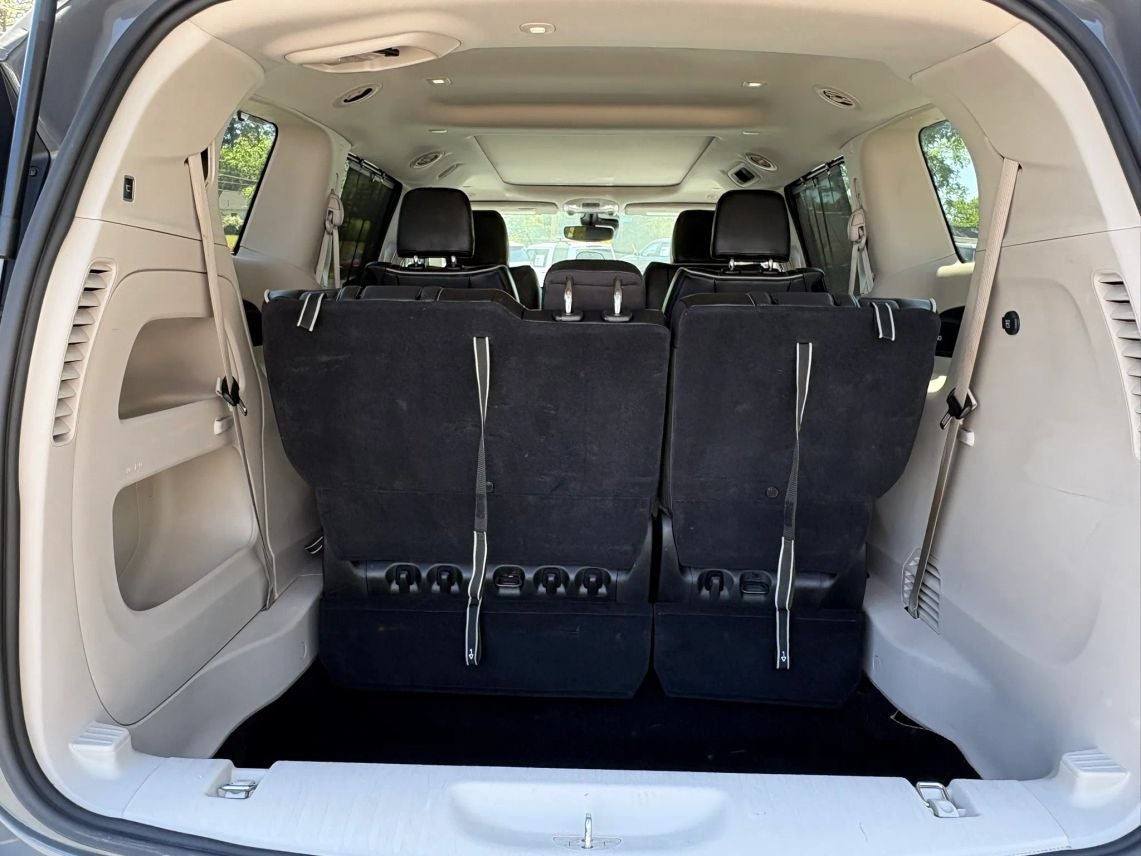 2023 Chrysler Pacifica Limited Van 4D