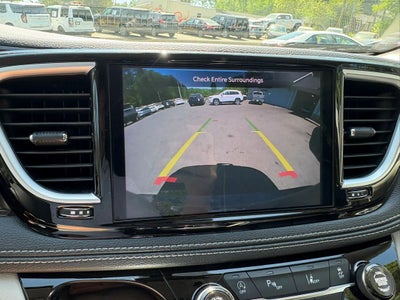 2023 Chrysler Pacifica Limited Van 4D